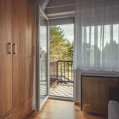 Myflat Piroska * シオーフォク